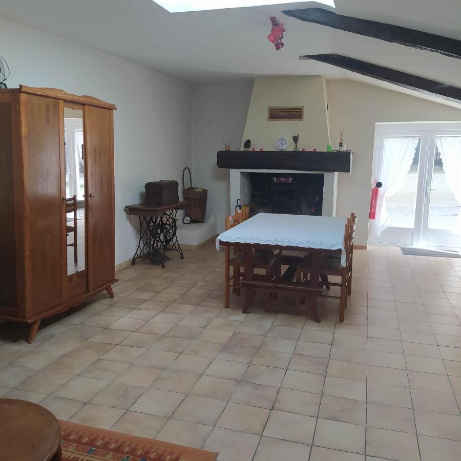 Gite Des Ecuries Du Seillery La Clisse Exterior photo